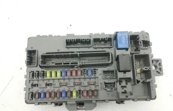 Honda Accord Fuse module TL0E211EC