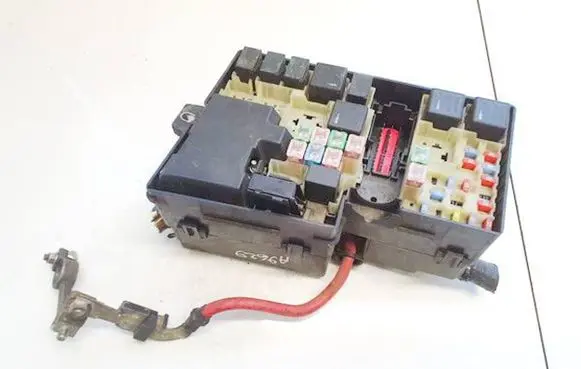 Volvo V50 Fuse box set 30679816 1236
