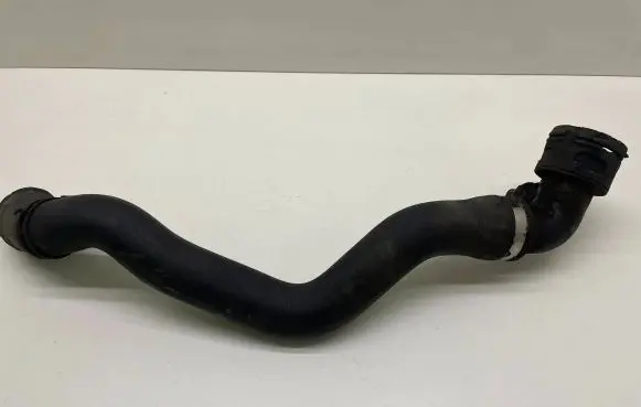 Audi Q7 4L Engine coolant pipe/hose