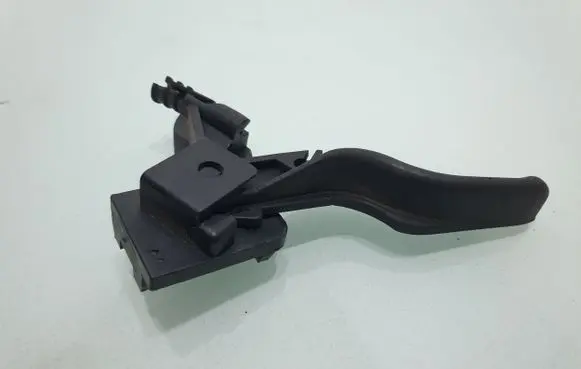 Opel Zafira B Engine bonnet (hood) release handle 218186591