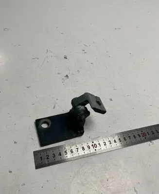 Audi A6 S6 C4 4A Rear door lower hinge 4A0631401