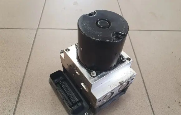 BMW 7 F01 F02 F03 F04 ABS Pump 6777698 6791099