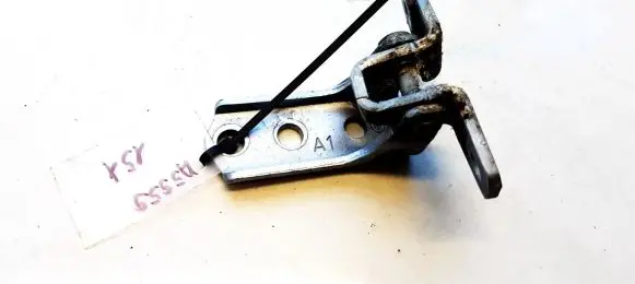 Mitsubishi Pajero Rear door lower hinge