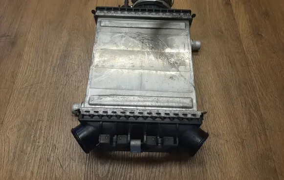 Mercedes-Benz E W238 Intercooler radiator A2760900214
