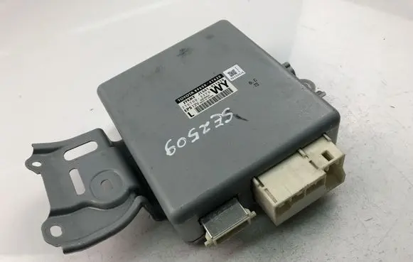 Toyota Prius+ (ZVW40) Other control units/modules 8965047620