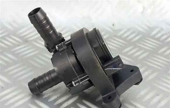 Ford Kuga III Water pump LX618C506HBG