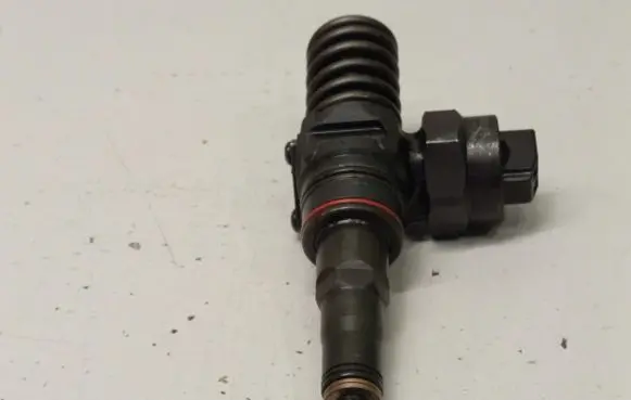 Volkswagen Sharan Fuel injector 038130073AC