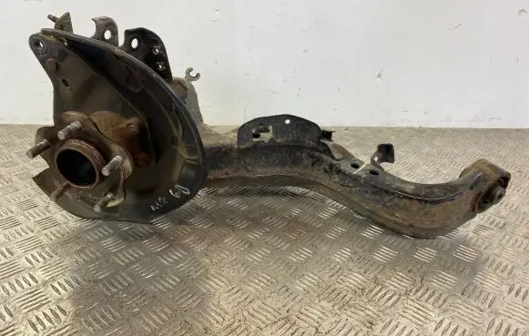 Nissan X-Trail T32 Rear wheel hub