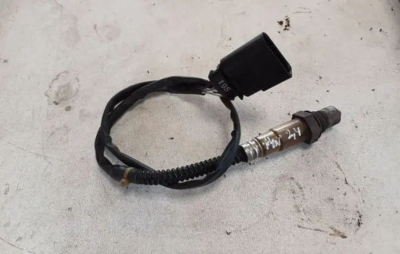 Audi A4 S4 B6 8E 8H Lambda probe sensor 030906262L 0258006422