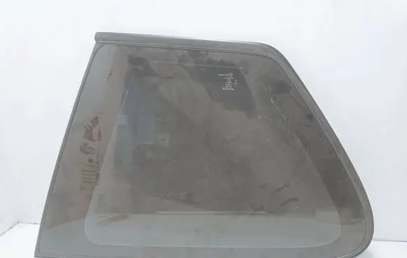 Toyota Avensis Verso Rear side window As2