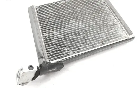 Toyota Yaris Air conditioning (A/C) radiator (interior) 