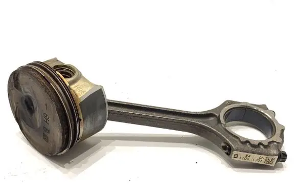 KIA Xceed Piston with connecting rod