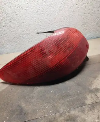 Peugeot 206 Rear/tail lights E27203