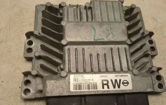 Nissan Qashqai Engine control unit/module 23710BR30A S180033108A