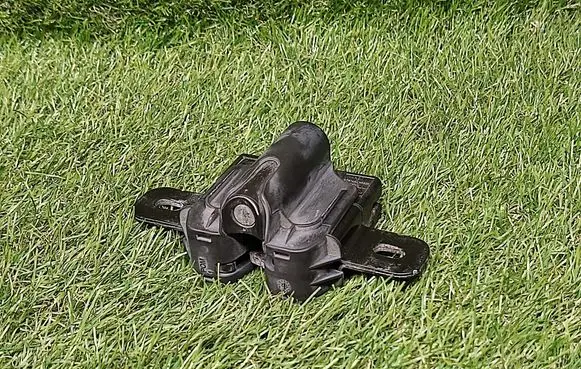 Volvo S60 Engine bonnet/hood lock/catch 31218878