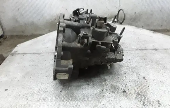 Mitsubishi Colt Manual 5 speed gearbox P2500A200