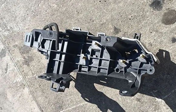 Other engine bay part