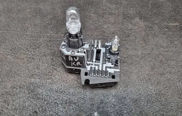 Audi A6 S6 C7 4G Tail light bulb cover holder 89037090 4F9945221A