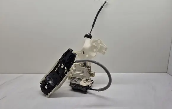 Porsche Cayenne (92A) Rear door lock 8K0839016 5N0839885H 7P0839768A
