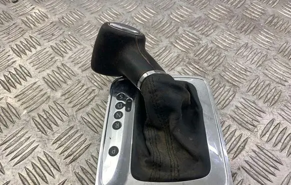 Volkswagen PASSAT CC Gear shifter/selector 3C2713203A