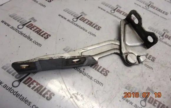 Mitsubishi Colt Engine bonnet/hood hinges MR959411