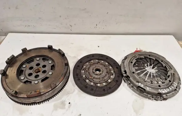 Fiat Tipo Dual mass flywheel 55250897