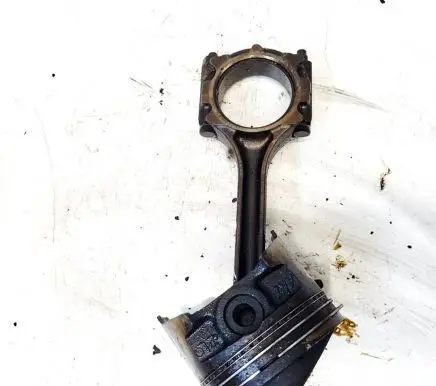 Mitsubishi Carisma Piston with connecting rod