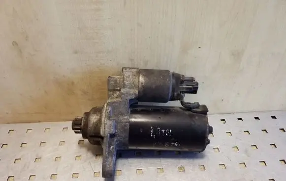 Volkswagen Jetta V Starter motor 0001123012