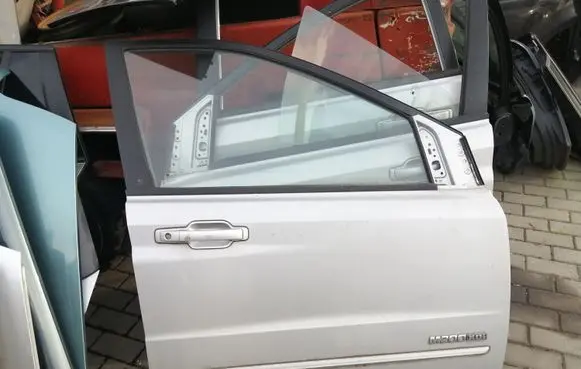 SsangYong Kyron Front door