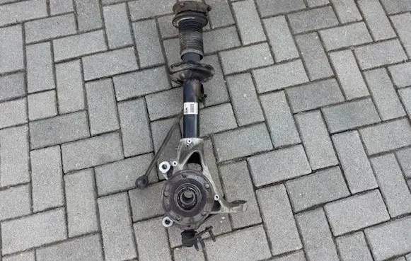 Audi A4 S4 B5 8D Rear wheel hub 8V0413029K 5Q0407257A
