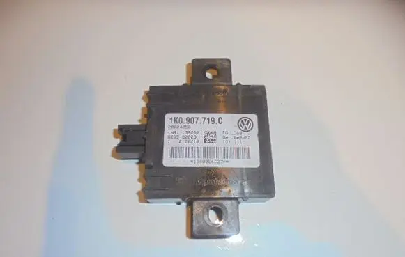 Audi A3 S3 A3 Sportback 8P Alarm control unit/module 1K0907719C