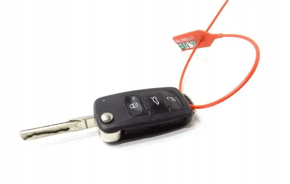 Volkswagen Polo VI Ignition key/card 5K0837202AD