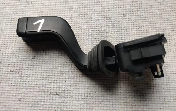 Opel Zafira A Indicator stalk 6900J02 205690