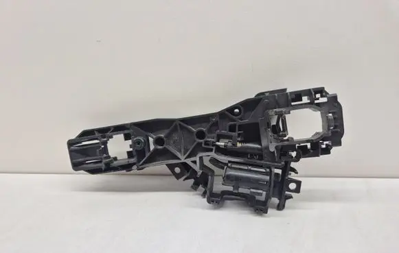 Volkswagen Golf VIII Rear door exterior handle/bracket 5H0837469