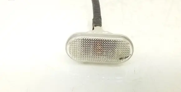 Nissan Qashqai Front fender indicator light 26160AX00A