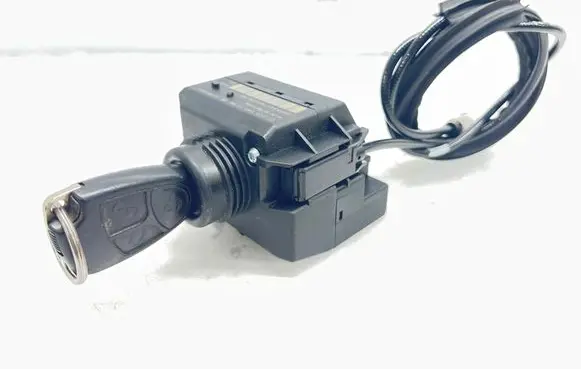 Mercedes-Benz CLK A209 C209 Ignition lock 2095451108
