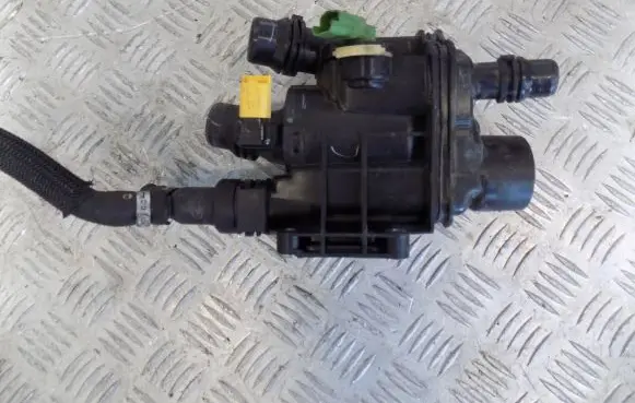 Thermostat/thermostat housing