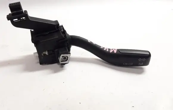 Audi A3 S3 A3 Sportback 8P Indicator stalk 8P0953513A 01103600