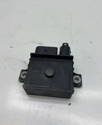 BMW 3 E90 E91 Glow plug pre-heat relay 0522120701
