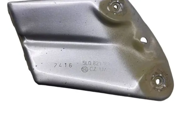 Skoda Yeti (5L) Fender mounting bracket 5L0821141