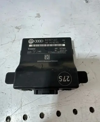 Volkswagen Golf V Gateway control module 1K0907530E 1K0907951