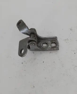 Opel Astra J Front door lower hinge 