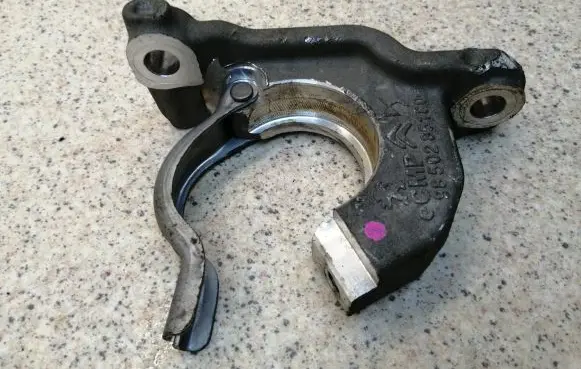 Opel Corsa F Driveshaft support bearing bracket 9850285180