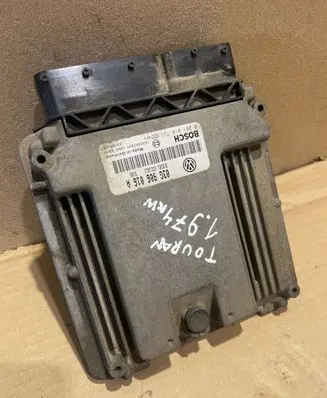 Volkswagen Touran I Engine control unit/module 03G906016A 0281010731 1039S02834