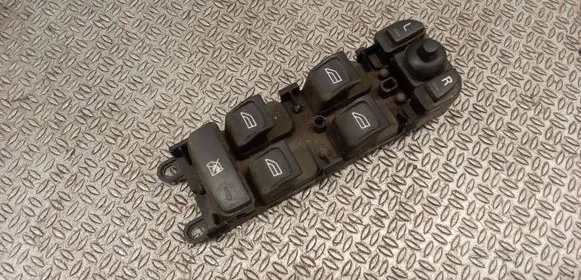 Volvo V70 Electric window control switch 30773269