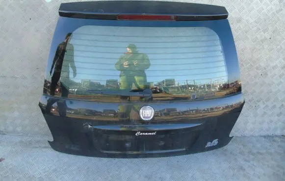 Suzuki SX4 Tailgate/trunk/boot lid