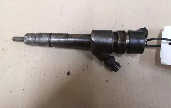 Renault Megane II Fuel injector 0445110230