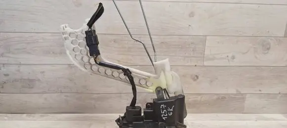 KIA Cerato Rear door lock 