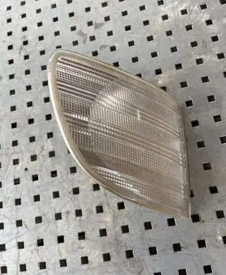 Mercedes-Benz Vito Viano W639 Front indicator light 6R01489