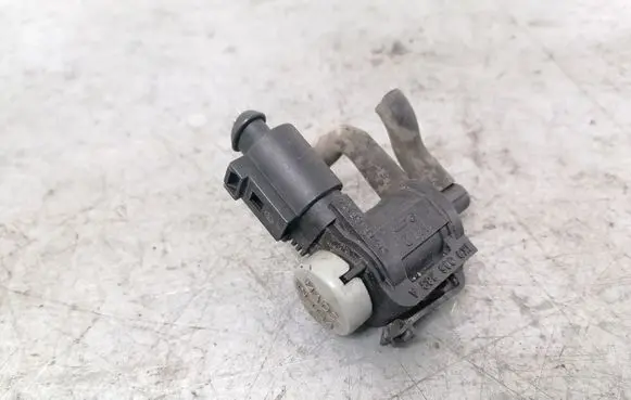 Audi A4 S4 B8 8K Turbo solenoid valve 1K0906283A